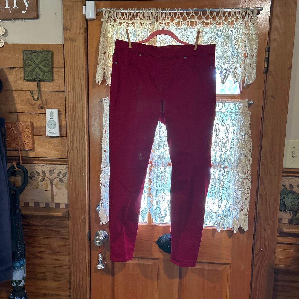 Ladies Jean Style Slack, pull on, never worn
